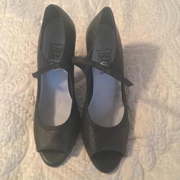 Black Cynthia rowley peep toe heels 8 1/2 strap - Picture 2 of 4