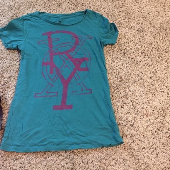 Teal and purple t shirt🔆