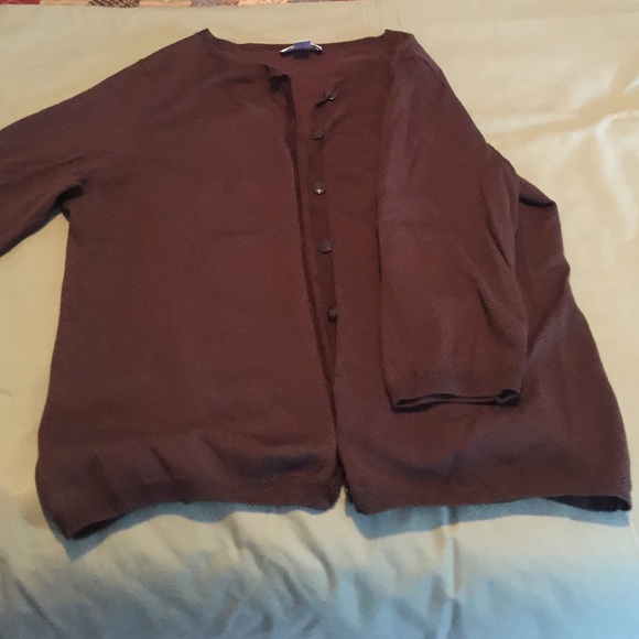 3/4 length sleeved sweater