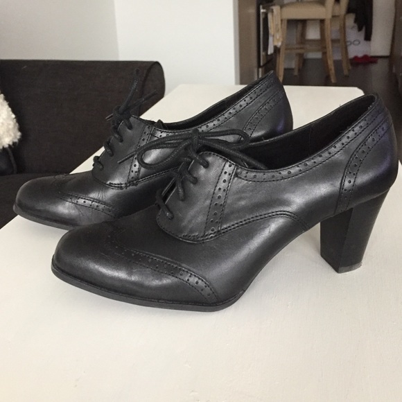 Women's black heeled Oxford mules - size 8 1/2