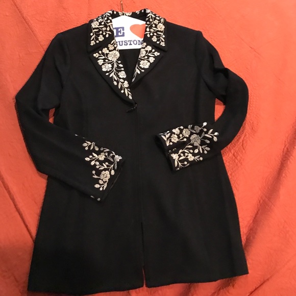 Embroidered jewel sleeve and collar