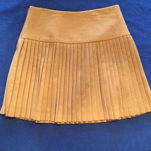 Wool pleated skirt with lining