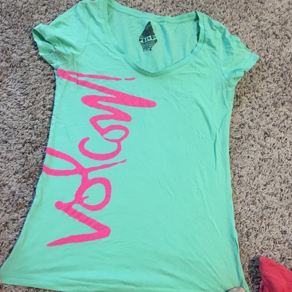 Volcom Tshirt never worn❗️