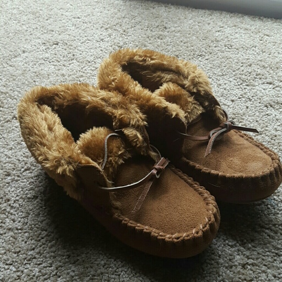 Moccasin slippers