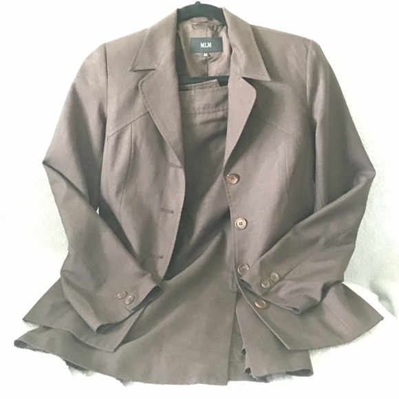 Beautiful dark lined skirt suit. Size S/M