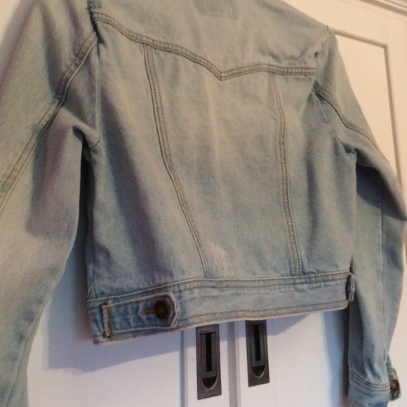 Light wash Jean jacket - Picture 3 of 3