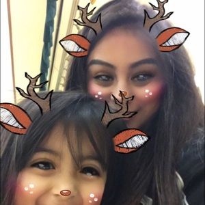 Meet your Posher, Elizabeth