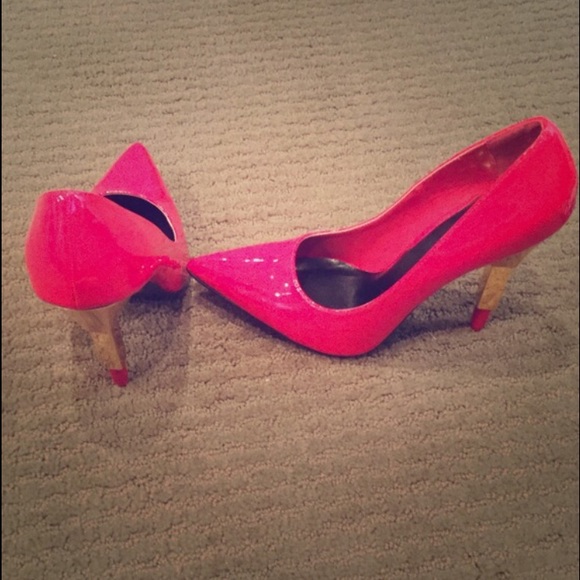 Red lipstick shoes 👠 💄💋