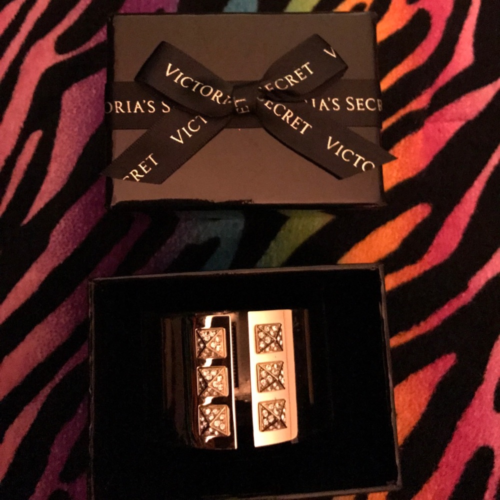 Victoria Secret Cuff bracelet 😇