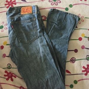Light Levi's jeans