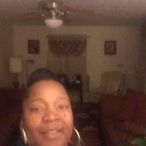 Meet your Posher, Cynthia