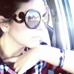 Meet your Posher, Karla