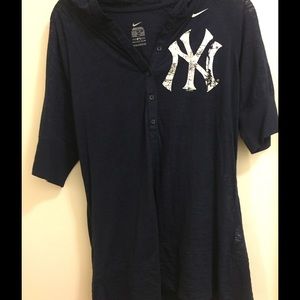 NIKE Yankees short sleeve hoodie size L