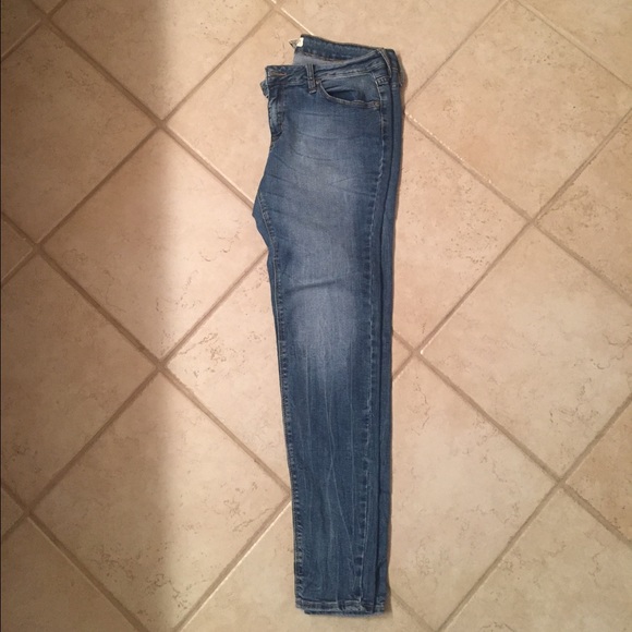 light washed jeans - Picture 1 of 3