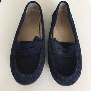 Women's Merona suede navy blue moccasins-size 8.5