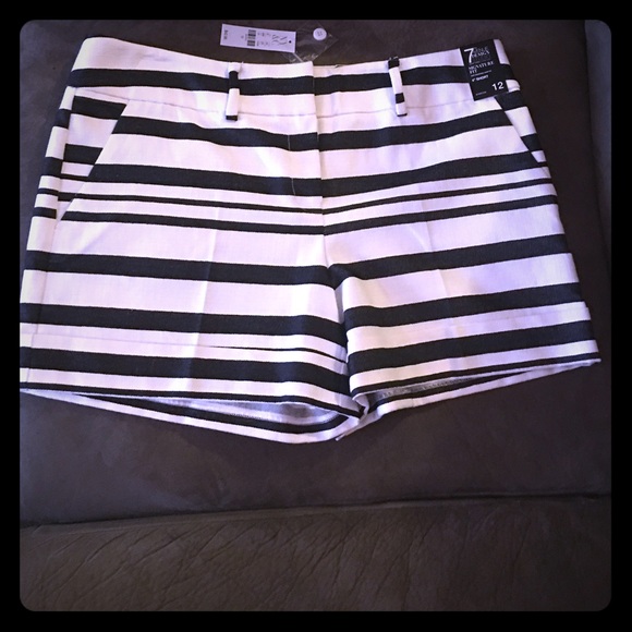 NWT NY & Co Signature Fit Shorts