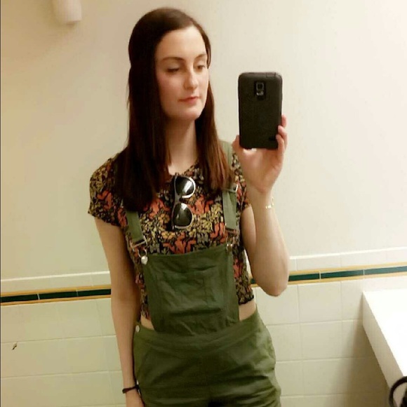 Meet Your Posher - Picture 2 of 2