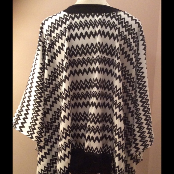 Chevron Poncho - Picture 3 of 5