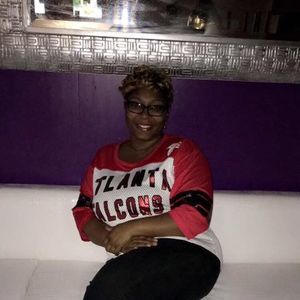 Meet your Posher, Dee