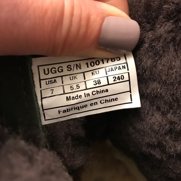 UGG Adirondack boots. - Picture 4 of 4