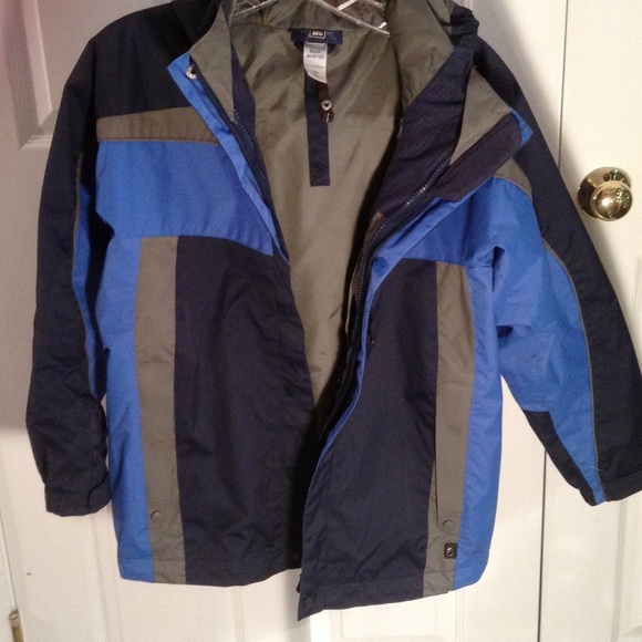REI Jacket, Boys Medium - Picture 3 of 4