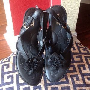 Born Black Leather Thong Sandal with 🌺 Women's 10
