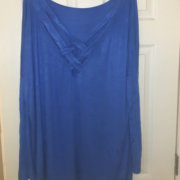 Long Sleeve Blue Top W/ Cross Cross Back