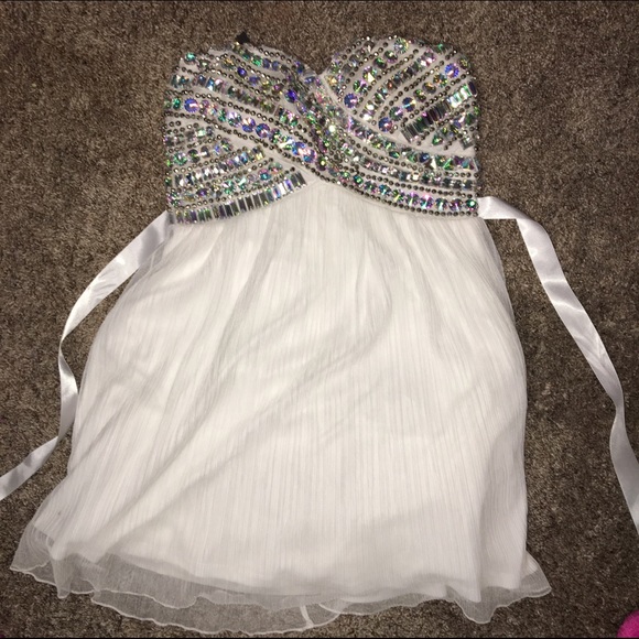 Mini jeweled white dress