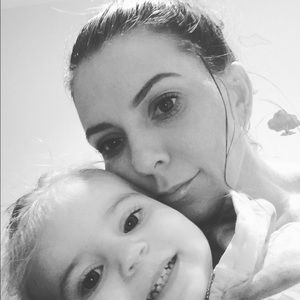 Meet your Posher, Hilary