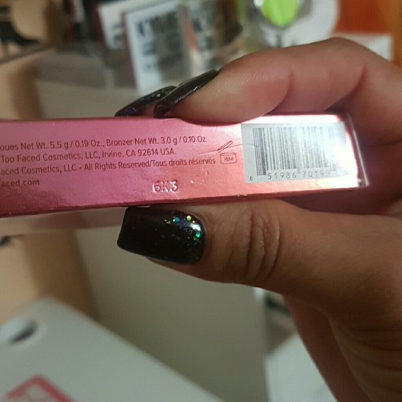 *sold* New too face glow - Picture 2 of 4