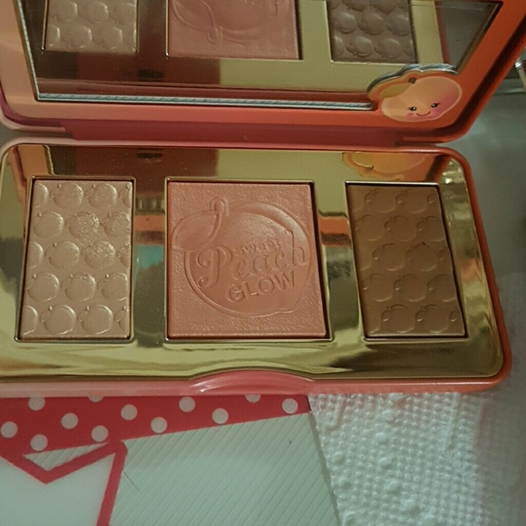 *sold* New too face glow - Picture 3 of 4