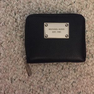 Michael Kors Wallet w/ Zipper