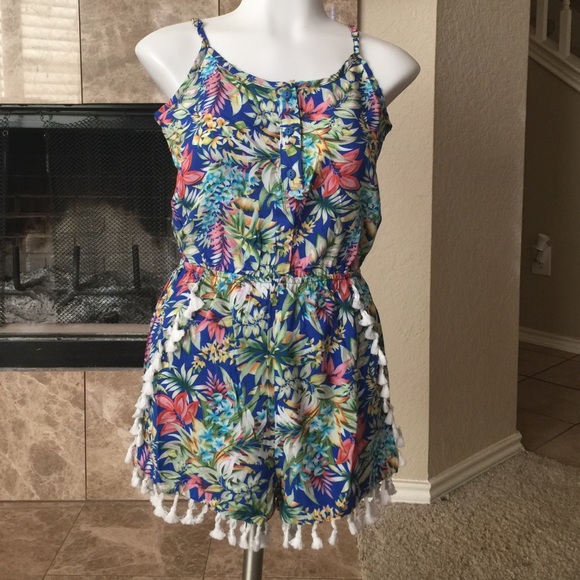 BNWOT Blue Floral Romper with Tassels - Picture 3 of 3