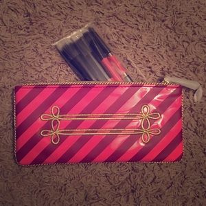 MAC Holiday travel brush set and bag