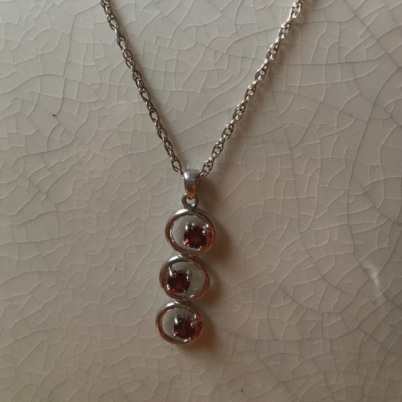Sterling and Garnet necklace - Picture 2 of 3