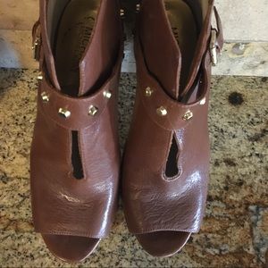 Michael Kors size 8 1/2 browngold studded platform