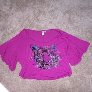 Cute flowy crop top!