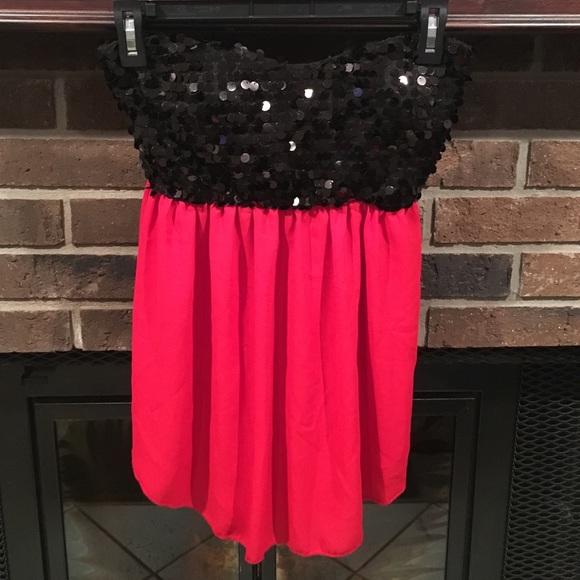 RUE 21 strapless sequin top