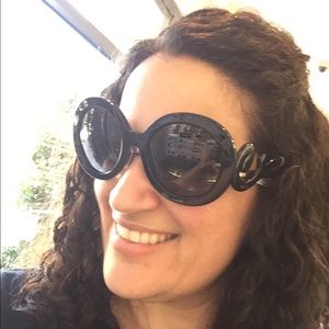 Meet your Posher, Christina