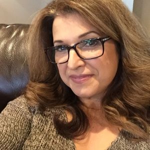 Meet your Posher, Deanna