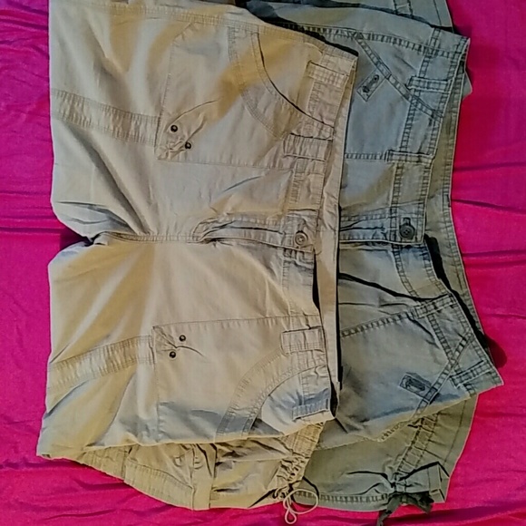 * no longer available*Kaki capri's bundle - Picture 2 of 4