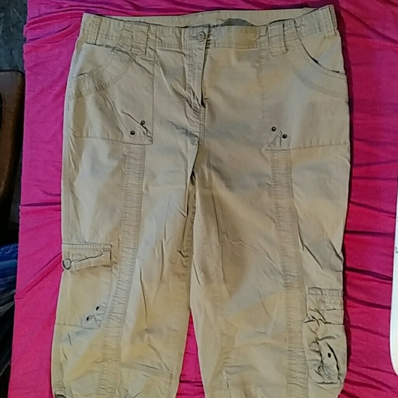 * no longer available*Kaki capri's bundle - Picture 3 of 4