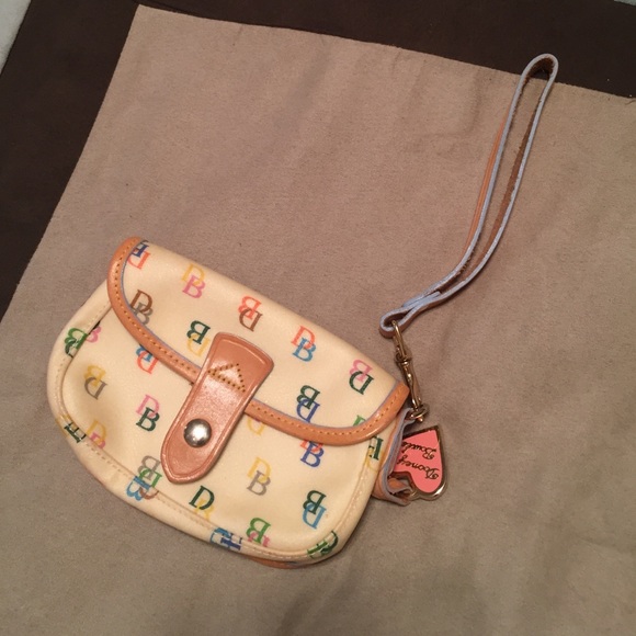 Women's dooney and Bourke  wristlet