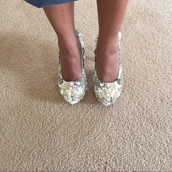 Hand beaded size 8 crystal pumps - Picture 4 of 4