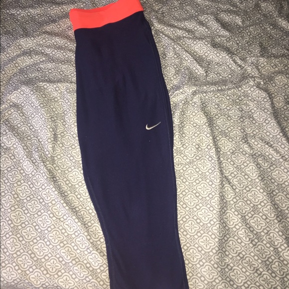 NIKE Navy Blue/Coral Women's Running Crops - Picture 1 of 4
