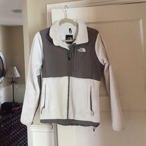 white north face in perfect condition