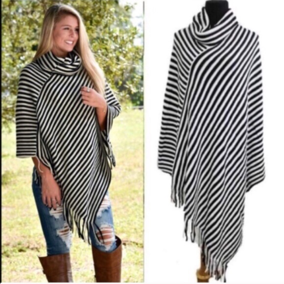 🚨LAST🚨EMMALEE cowl neck poncho - BLACK - Picture 3 of 4