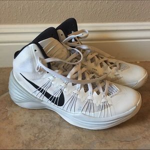 White Nike Hyperdunk 2013