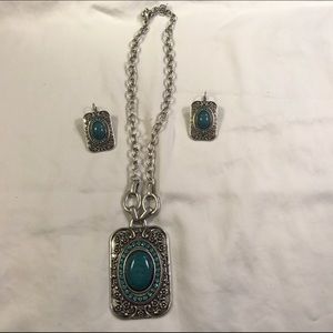 Turquoise silver necklace with matching earrings