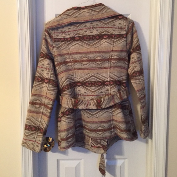 Aztec print jacket! - Picture 2 of 4